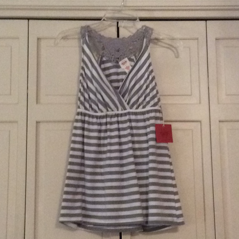 NEVER WORN/WITH TAGS sleeveless Tunic